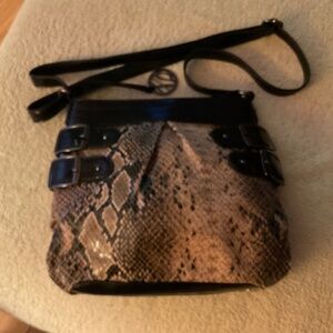 Extremely Stylish Faux Leather Handbag with Snake Skin Fabric Print